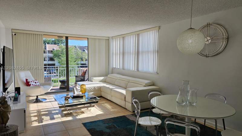 2 bedroom Condominium at 2450 NE 135th St 102, Waterside Towers Condo, North Miami — photo 2
