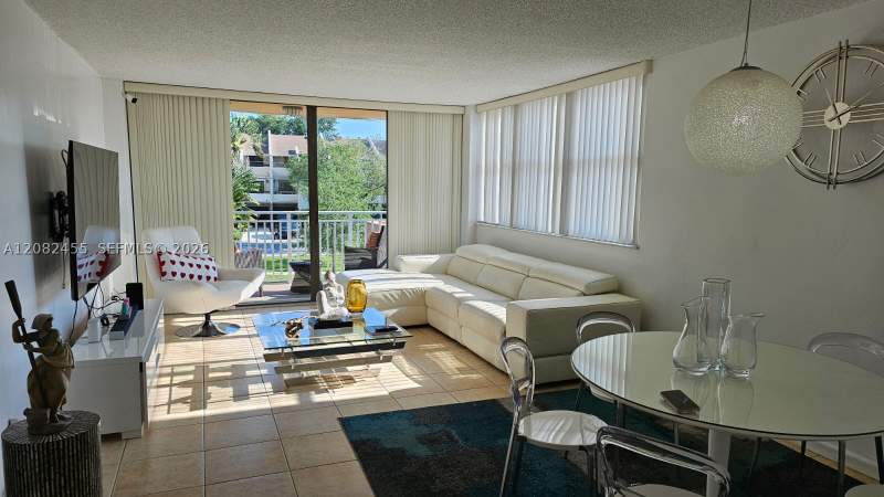 2 bedroom Condominium at 2450 NE 135th St 102, Waterside Towers Condo, North Miami — photo 4