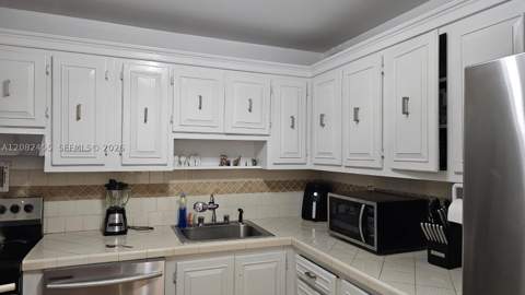 2450 NE 135th St 102, North Miami FL - photo 7 of 21