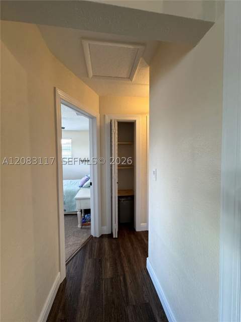 1160 W 33rd Pl, Hialeah FL - photo 7 of 29