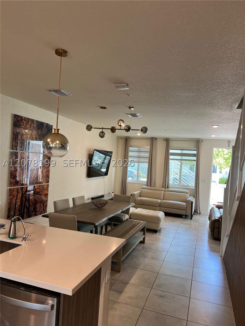 3 bedroom Townhouse at 6421 NW 102nd Path 101, Landmark At Doral Condo N, Doral — photo 2