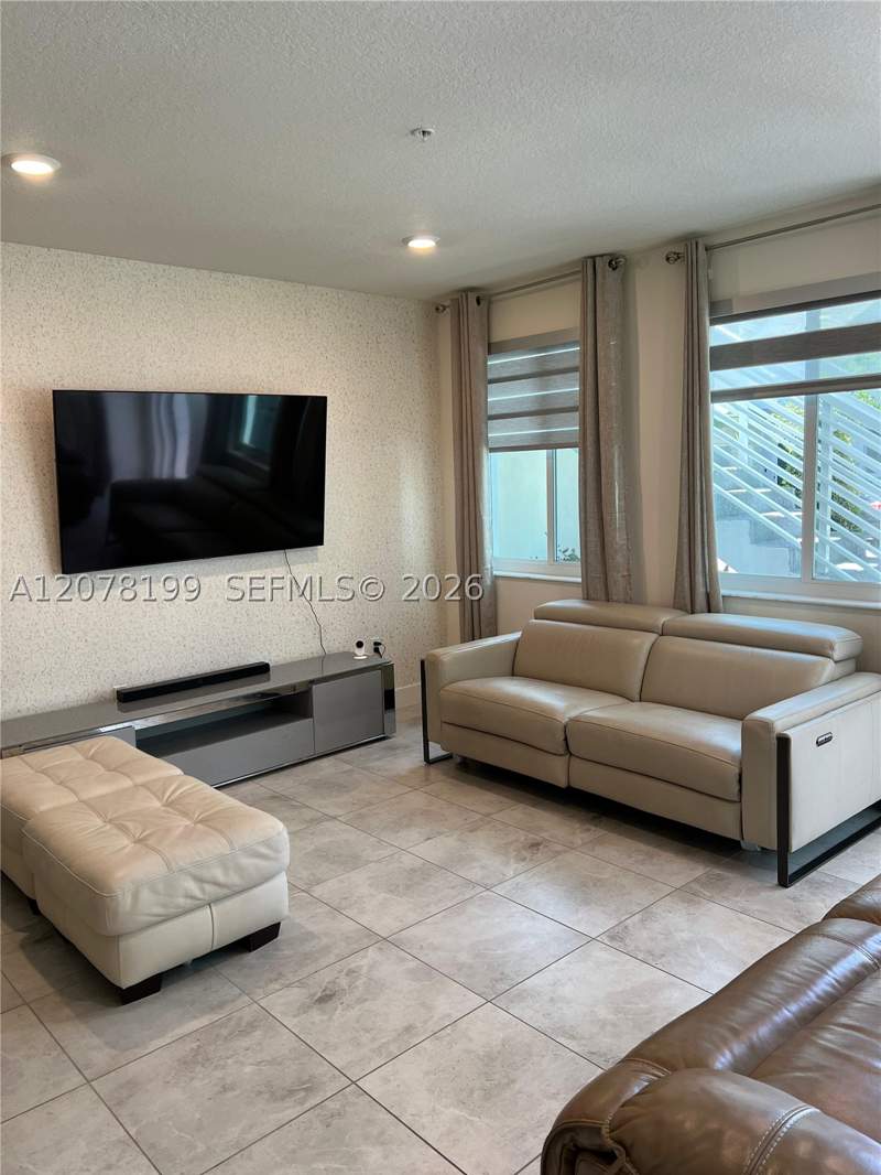 3 bedroom Townhouse at 6421 NW 102nd Path 101, Landmark At Doral Condo N, Doral — photo 3