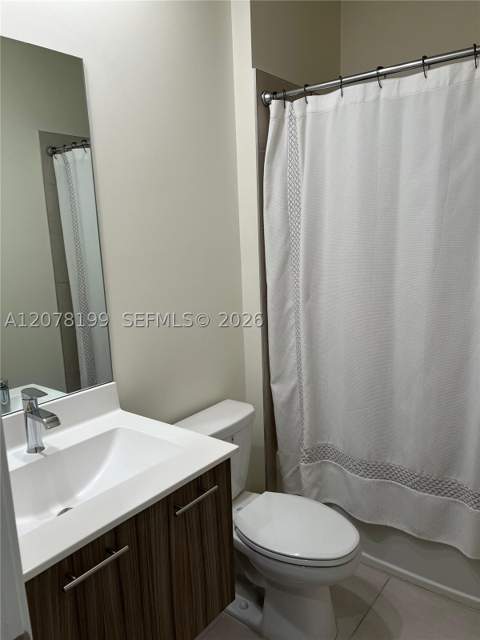 6421 NW 102nd Path 101, Doral FL - photo 8 of 13