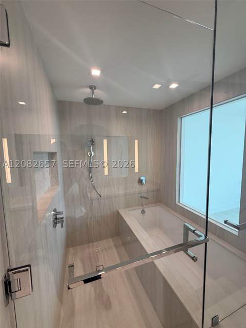 2411 Laguna Circle 2703, North Miami FL - photo 22 of 64