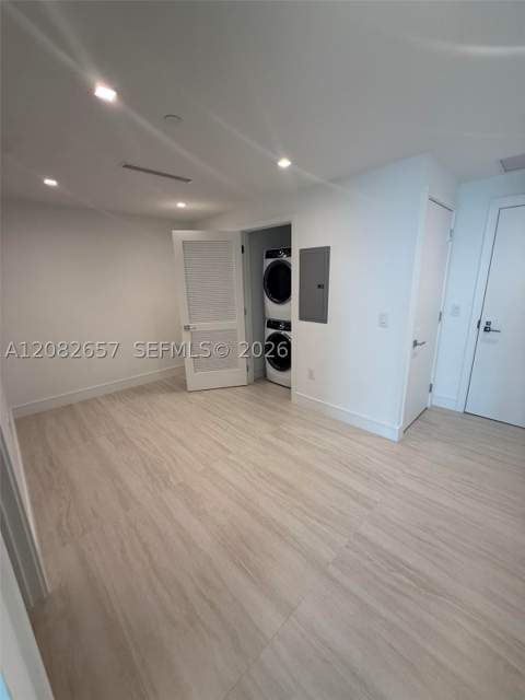 2411 Laguna Circle 2703, North Miami FL - photo 24 of 64