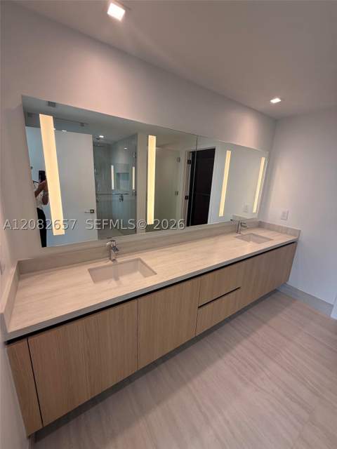 2411 Laguna Circle 2703, North Miami FL - photo 6 of 64