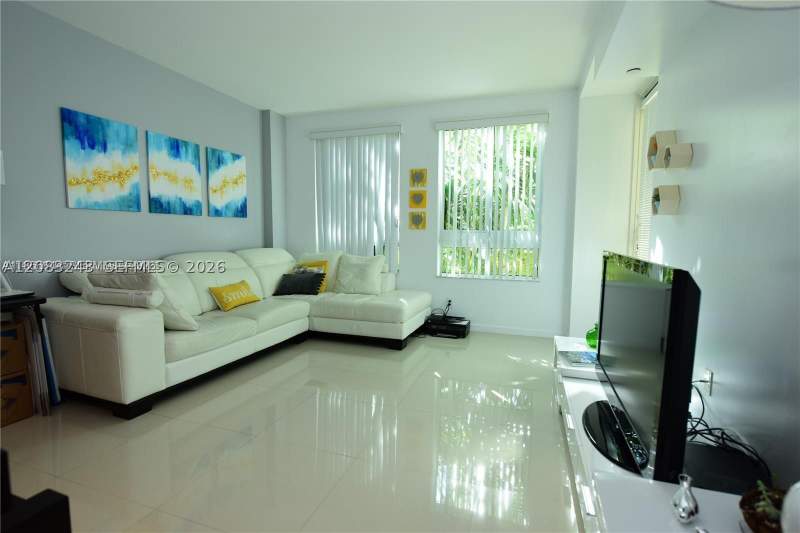 1 bedroom Condominium at 7355 SW 89th St 622N, Toscano Condo, Miami — photo 2