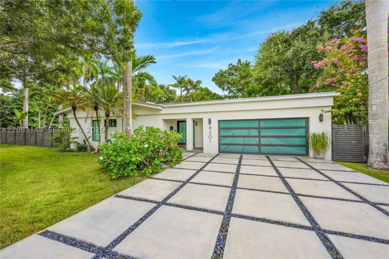 3 bedroom SingleFamilyResidence at 8201 SW 62nd Ave, Sea View Park Amd, South Miami — photo 1