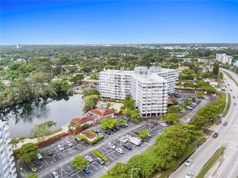 2 bedroom Condominium at 1200 NE Miami Gardens Dr 315W, Wilshire Condo, Miami — photo 5