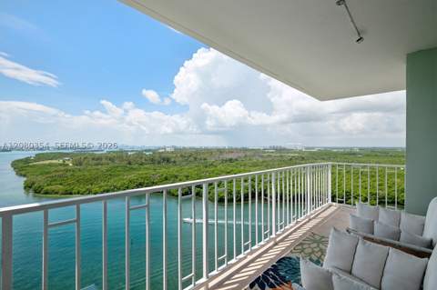 500 Bayview Dr 2122, Sunny Isles Beach FL - photo 14 of 22