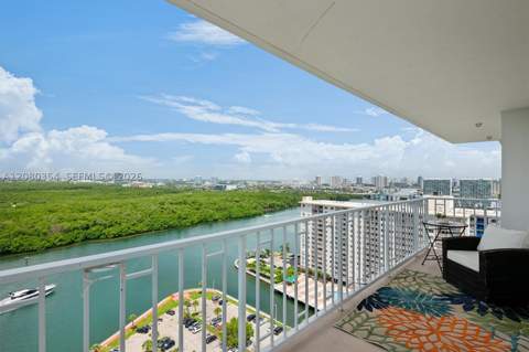 500 Bayview Dr 2122, Sunny Isles Beach FL - photo 15 of 22