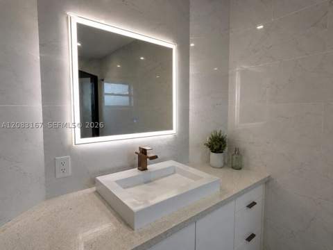 9069 NW 193rd St, Hialeah FL - photo 10 of 18