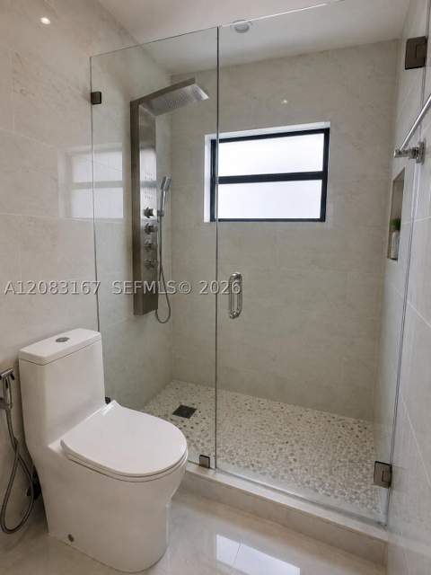 9069 NW 193rd St, Hialeah FL - photo 11 of 18