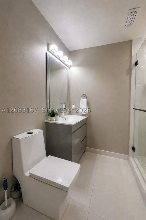 9069 NW 193rd St, Hialeah FL - photo 6 of 18