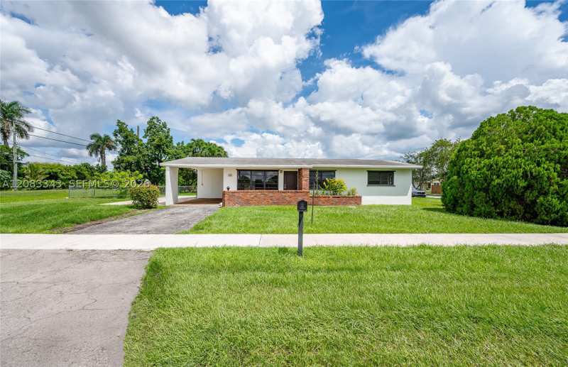 3 bedroom SingleFamilyResidence at 955 NW 15th St, Laurel Manor, Homestead — photo 1