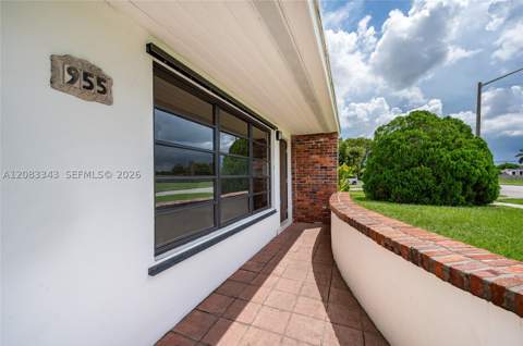 955 NW 15th St, Homestead FL - photo 11 of 34