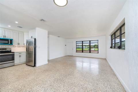 955 NW 15th St, Homestead FL - photo 17 of 34