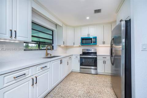 955 NW 15th St, Homestead FL - photo 19 of 34