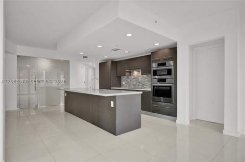 7825 NW 107th Ave 411, Doral FL - photo 10 of 52