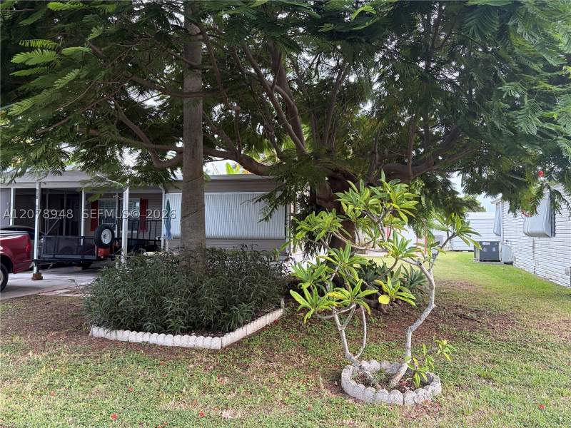 2 bedroom MobileHome at 35303 SW 180th Ave Lots 381-382, Gateway West Condo, Homestead — photo 3