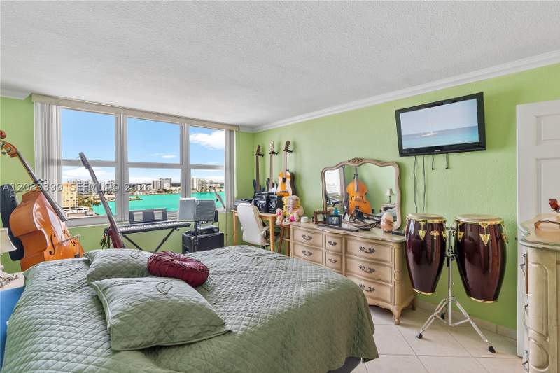 1 bedroom Condominium at 1865 79th St Cswy 16B, Kennedy House Condo, North Bay Village — photo 4