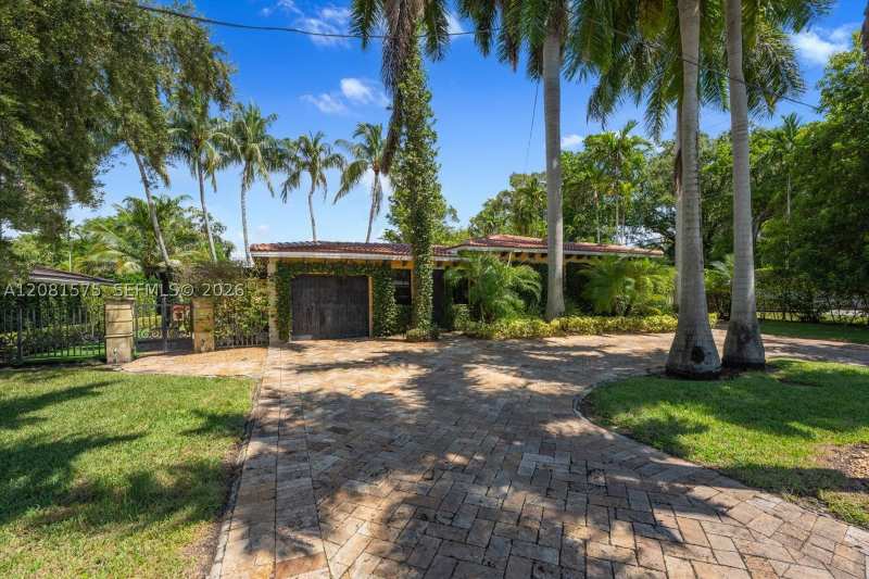 3 bedroom SingleFamilyResidence at 9204 NE 10th Ave, Amd Pl Golden Gate Pk, Miami Shores — photo 1
