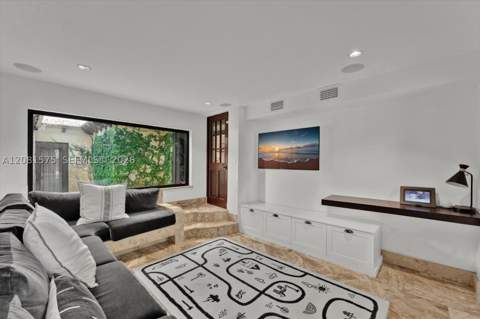9204 NE 10th Ave, Miami Shores FL - photo 11 of 28
