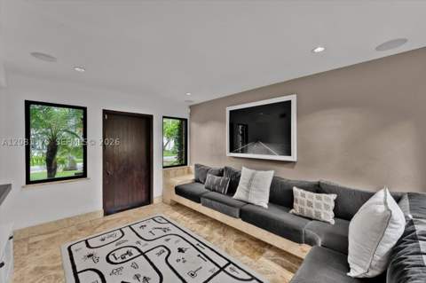 9204 NE 10th Ave, Miami Shores FL - photo 12 of 28