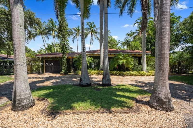 3 bedroom SingleFamilyResidence at 9204 NE 10th Ave, Amd Pl Golden Gate Pk, Miami Shores — photo 2