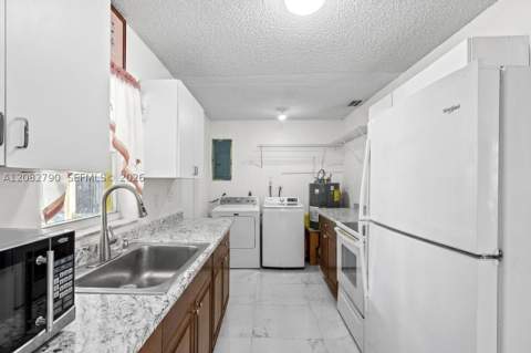 15724 SW 304th Ter, Homestead FL - photo 9 of 42
