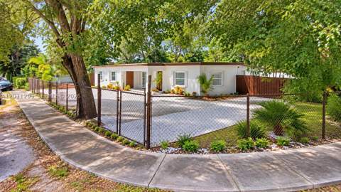 2101 NW 93rd Ter, Miami FL - photo 23 of 25