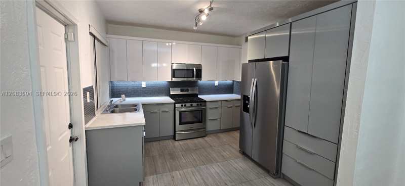 2 bedroom SingleFamilyResidence at 455 NE 131st St, Griffing Biscayne Pk Esta, North Miami — photo 1