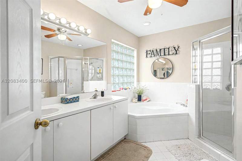 3 bedroom SingleFamilyResidence at 14033 SW 155 Ct, Oak Creek North Replat, Miami — photo 5