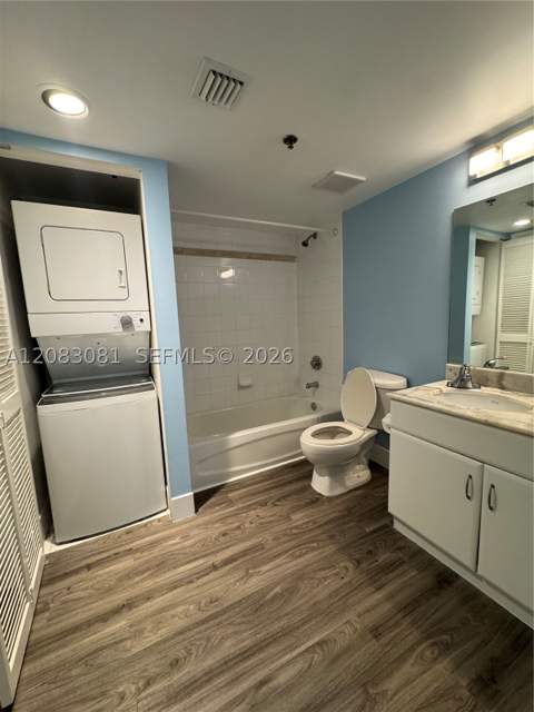 1200 Brickell Bay Dr 3206, Miami FL - photo 11 of 29