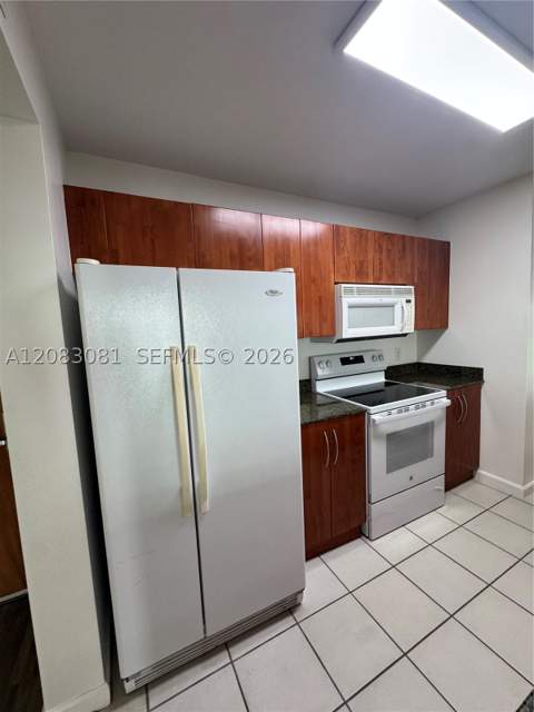 1200 Brickell Bay Dr 3206, Miami FL - photo 9 of 29