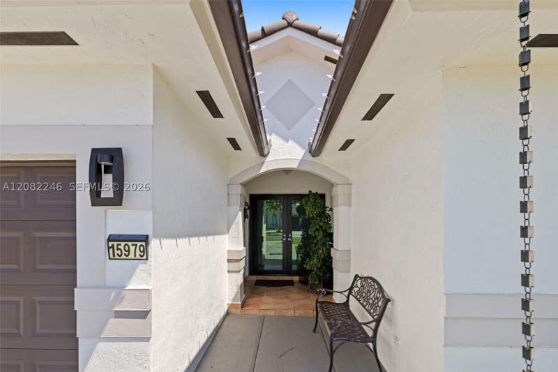 4 bedroom SingleFamilyResidence at 15979 SW 53rd Ter, Wonderly Estates Sec 4, Miami — photo 4