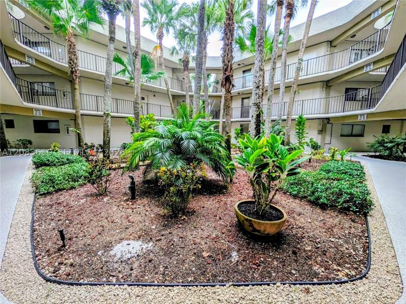 2 bedroom Condominium at 8075 SW 107th Ave 123, The Horizons Condo #7, Miami — photo 4