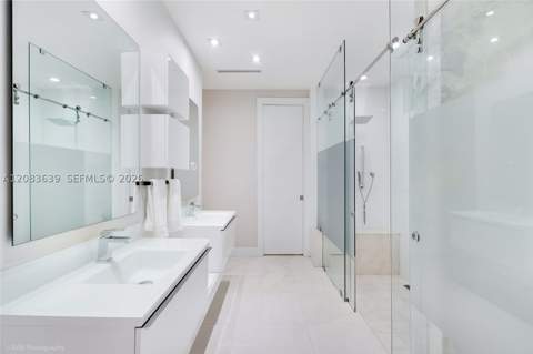 137 W Shore Dr, Miami FL - photo 13 of 24