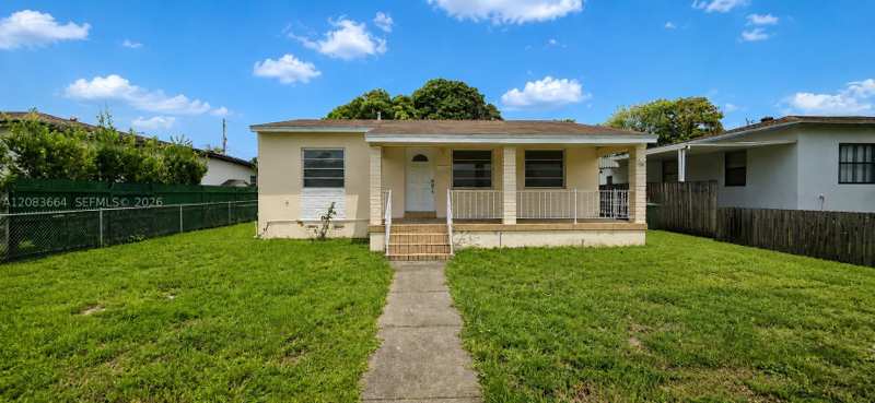 3 bedroom SingleFamilyResidence at 126 W 35th St, Bradley Heights, Hialeah — photo 1