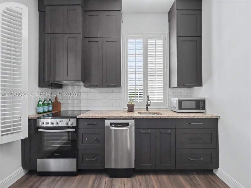 1 bedroom Condominium at 111 Edgewater Dr 3B, Dakota Condo, Coral Gables — photo 5