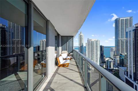 45 SW 9th St 3405, Miami FL - photo 13 of 32