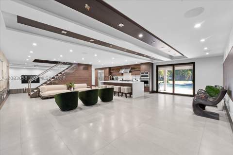 280 NE 156th St, Miami FL - photo 10 of 37