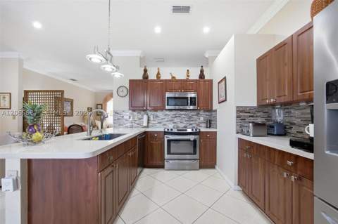 1920 SE 17th Ave, Homestead FL - photo 6 of 39