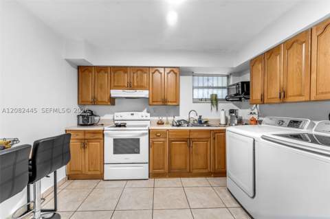 2496 SW 17th Ave 5113, Miami FL - photo 7 of 29
