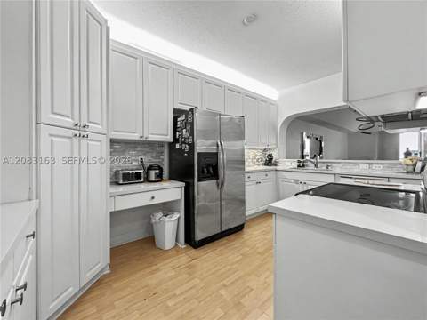 10700 NW 66th St 513, Doral FL - photo 14 of 98