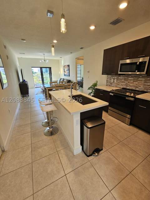 8301 NW 41st St B-402, Doral FL - photo 7 of 52