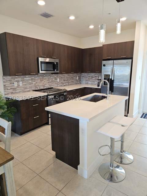 8301 NW 41st St B-402, Doral FL - photo 8 of 52