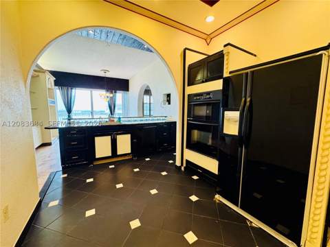 18071 Biscayne Blvd Ph03 & Ph04, Aventura FL - photo 18 of 63