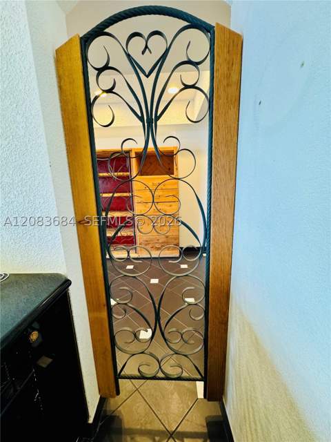 18071 Biscayne Blvd Ph03 & Ph04, Aventura FL - photo 22 of 63