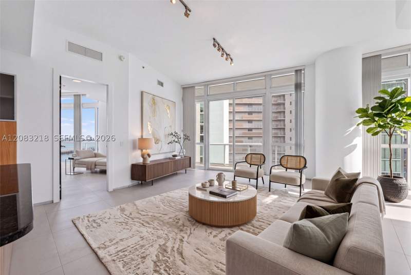 2 bedroom Condominium at 480 NE 30th St 2201, Platinum Condo, Miami — photo 3